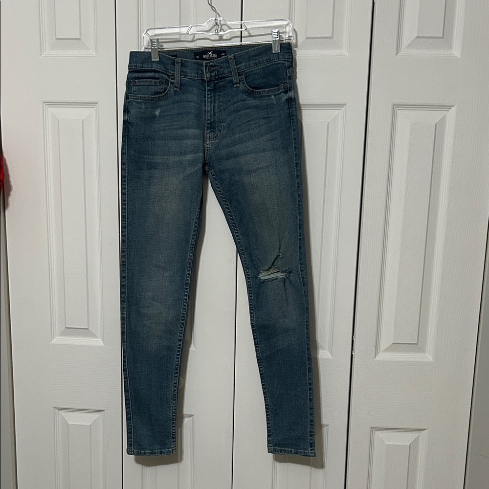Hollister men's Skinny Jeans in Washed Dark Blue with Knee Rip